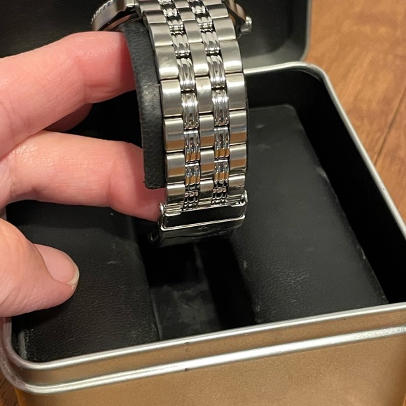 Vintage WENGER Swiss Military water resistant 100M Men’s Watch - Needs Battery - Picture 9 of 12